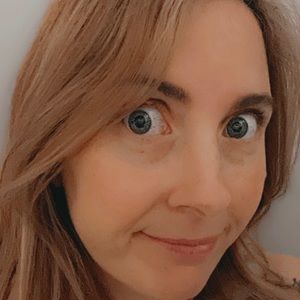 Meet your Posher, Ebony